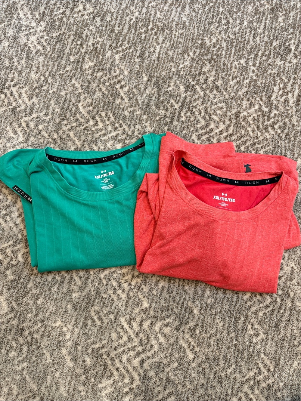 Men XXL Under Armour Rush Lightweight Crew Neck T-Shirt, Green & orange, fitted